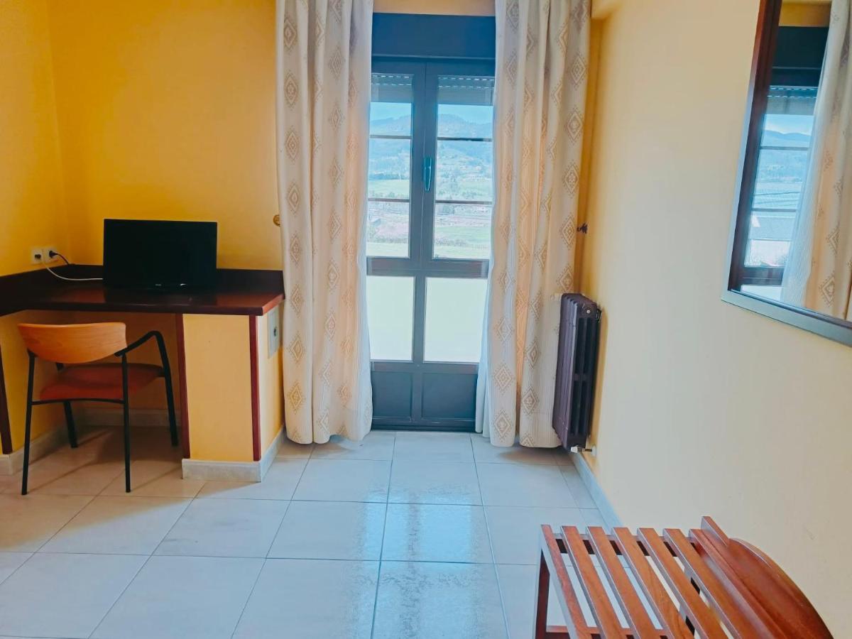 Hotel Alameda Villaviciosa  Ngoại thất bức ảnh