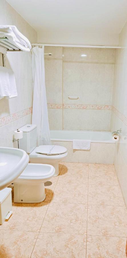 Hotel Alameda Villaviciosa  Ngoại thất bức ảnh