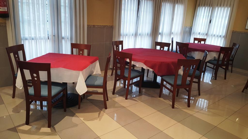 Hotel Alameda Villaviciosa  Ngoại thất bức ảnh